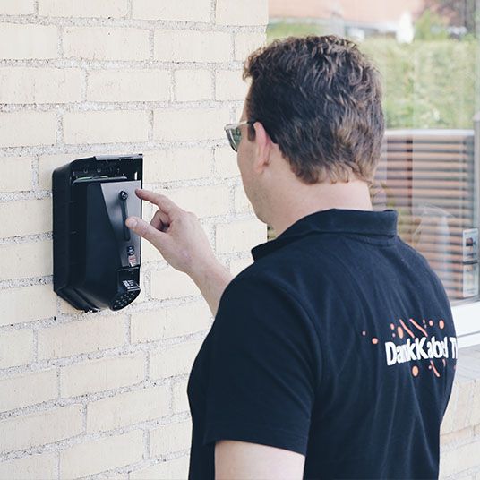 Sådan Monteres En Elbils Lader Homecharge Dktv Lader Mobil